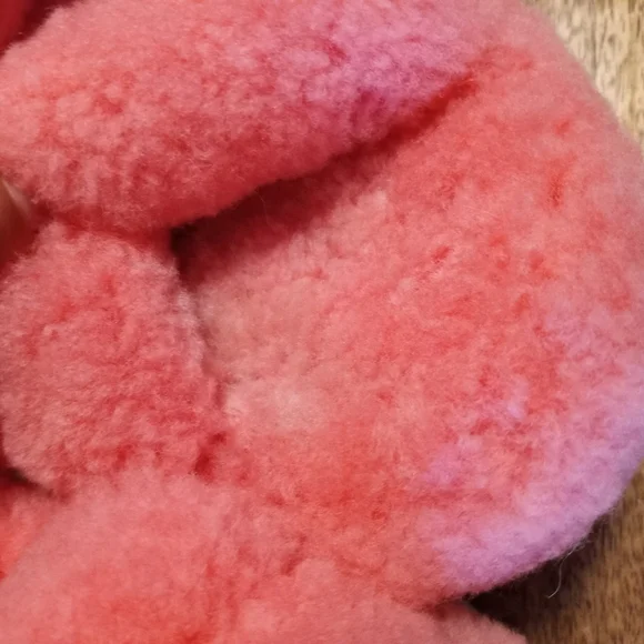 4/$20 UGG Hot Pink Fluffita Platform Sandals - Picture 11 of 16
